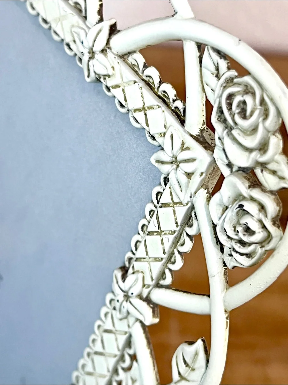 Elsa L Inc Vintage Lattice Rose White Metal Picture Frame Cottagecore 5x7